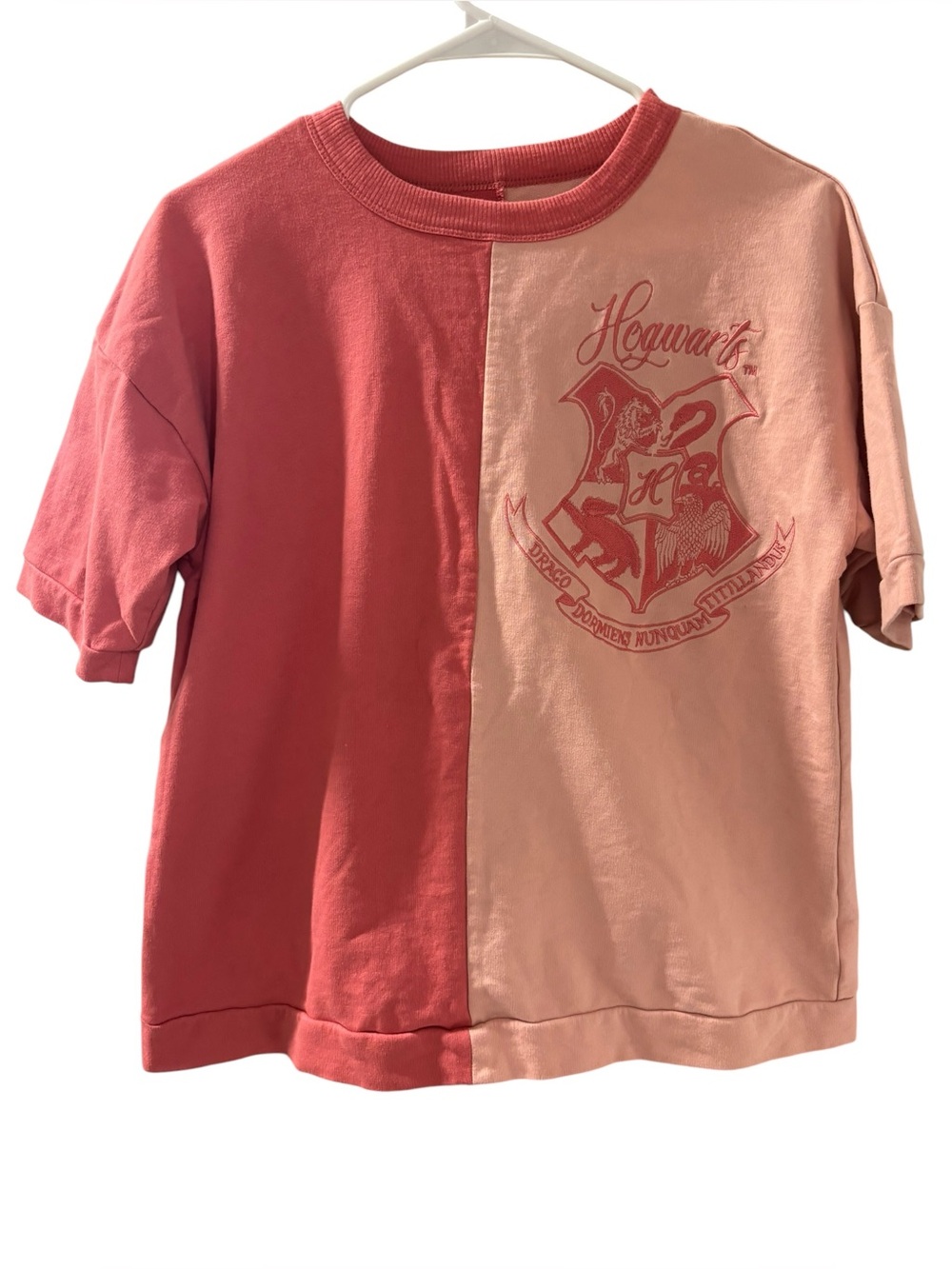 Wizarding World Harry Potter Two-Tone Pink Top w/ Embroidered‎ Design Size M
